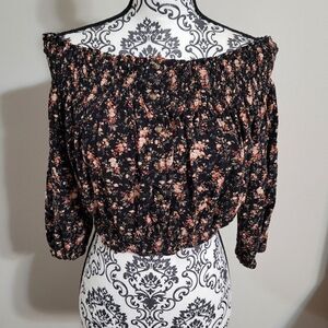 American eagle small black‎ floral crop top